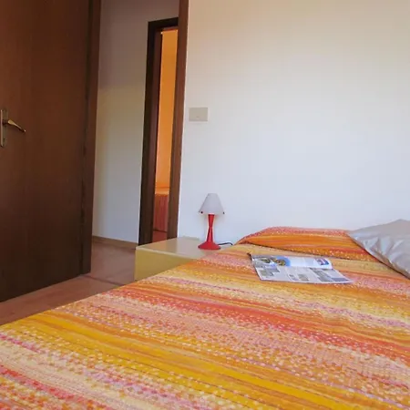 Extra Comfort In A Renovated Flat For 6 Apartment *