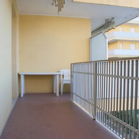 Extra Comfort In A Renovated Flat For 6