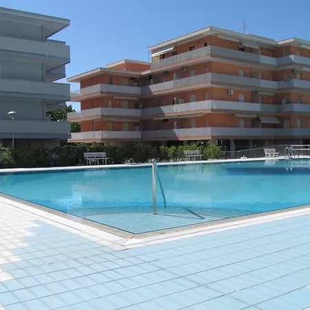 Extra Comfort In A Renovated Flat For 6 Bibione