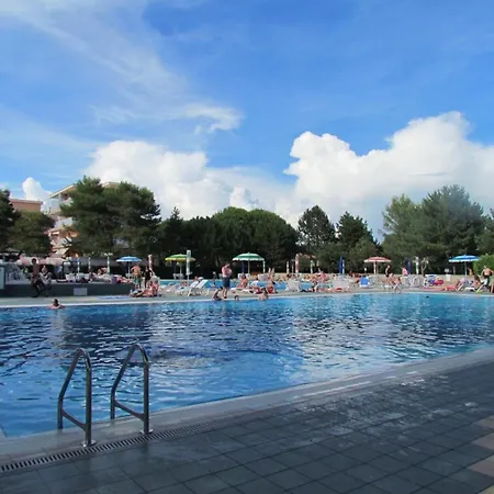 Extra Comfort In A Renovated Flat For 6 Apartment Bibione